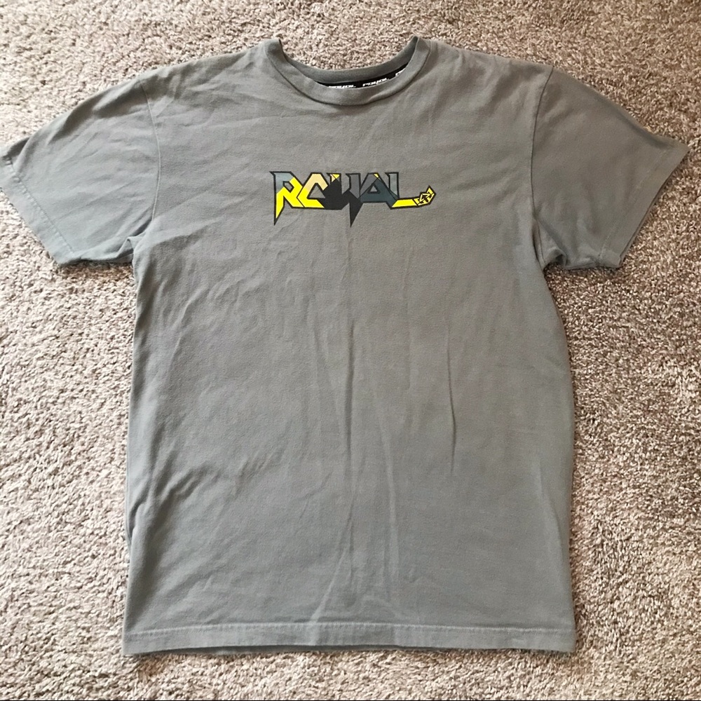 Royal Men’s Short Sleeve - Fitted Medium